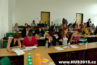 Studenti čtou Husa III._5