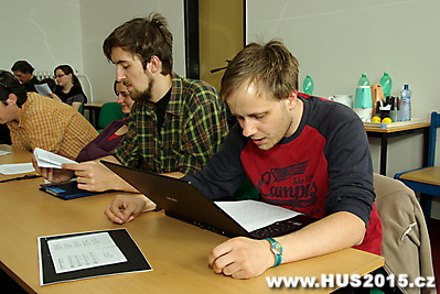Studenti čtou Husa III._12